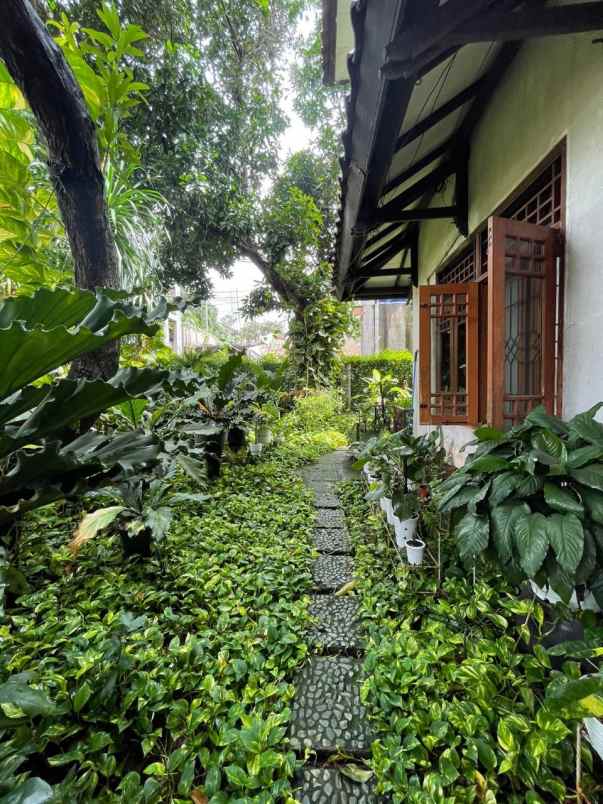 dijual rumah mewah lokasi dukuh patra jakarta selatan