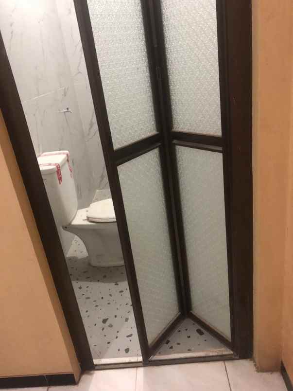 dijual rumah mulyosari utara