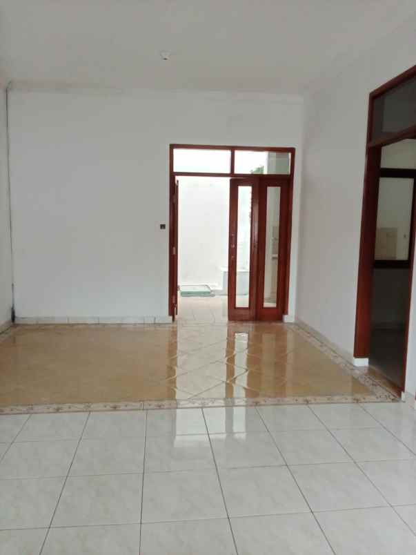 dijual rumah murah di dalam komplek cimahi