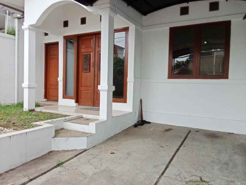 dijual rumah murah di dalam komplek cimahi