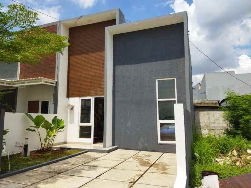 dijual rumah mustika sari