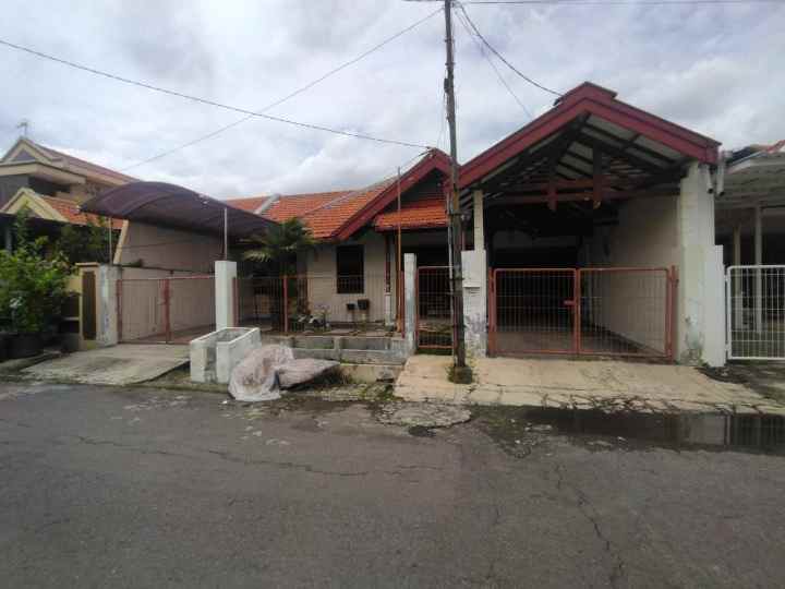 dijual rumah nginden intan