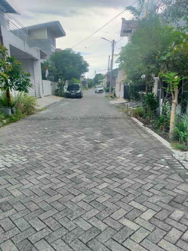 dijual rumah nginden intan