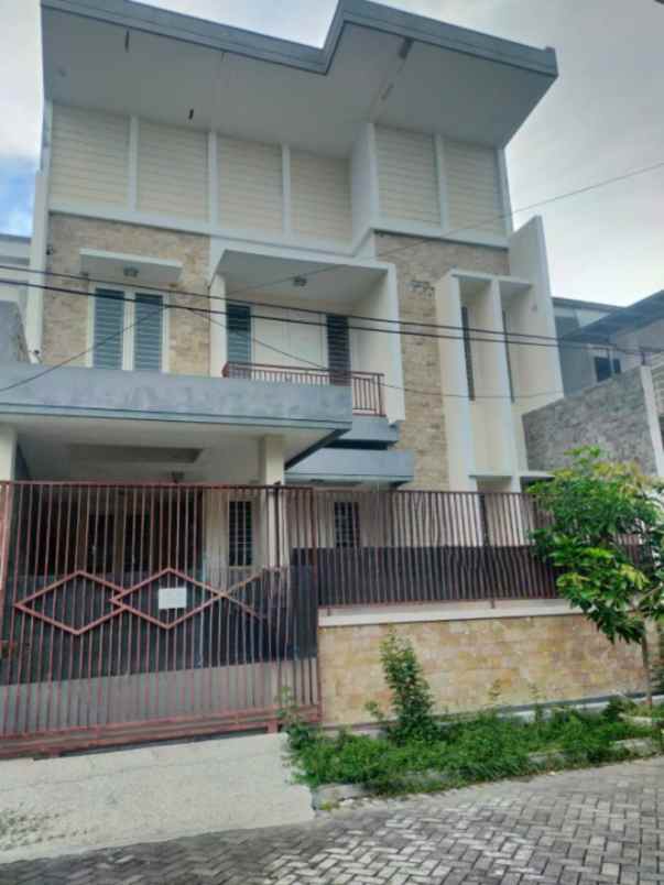 dijual rumah nginden intan