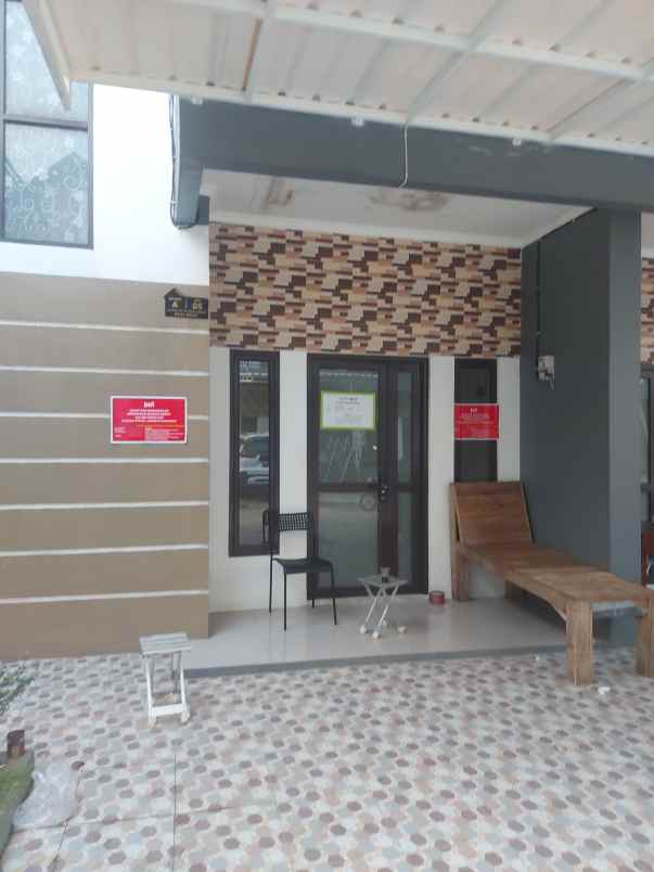 dijual rumah oma regency