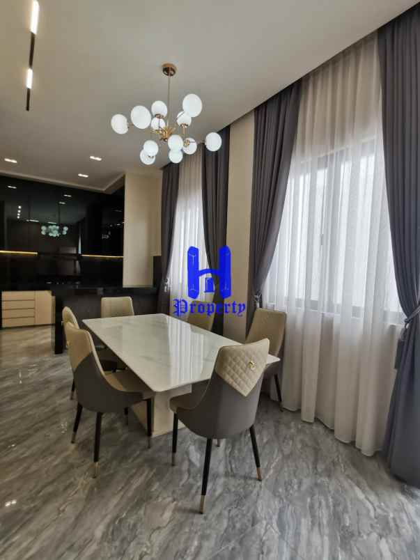 dijual rumah pacific palace jalan besar