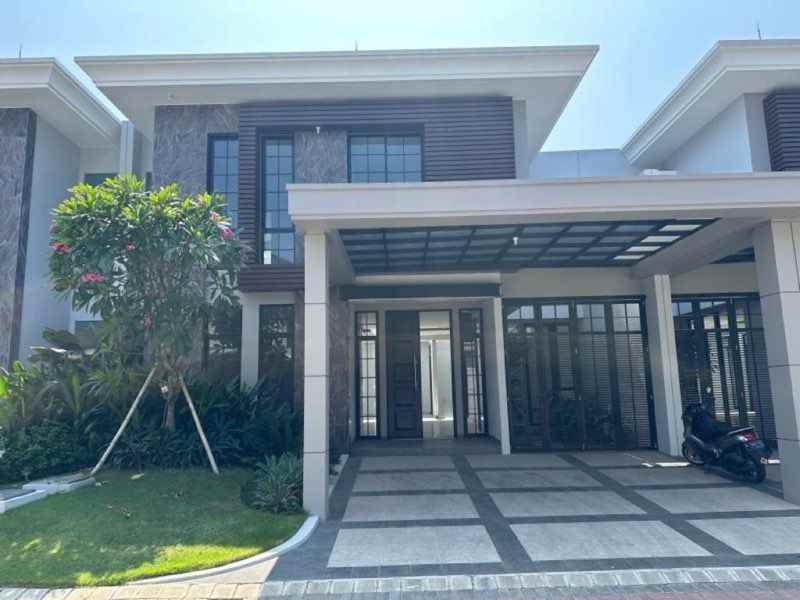 dijual rumah pakuwon city grand island