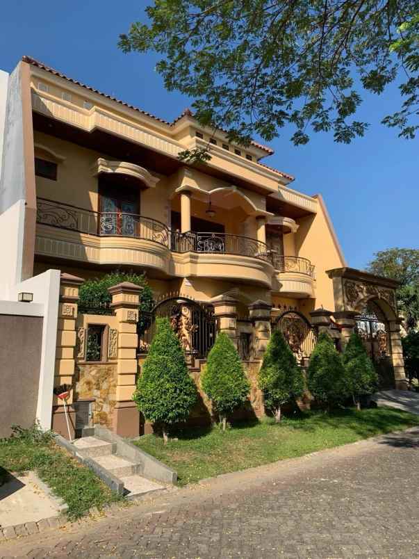 dijual rumah pakuwon city villa royal