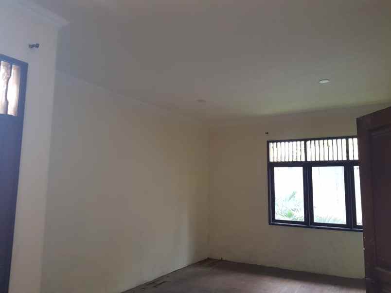 dijual rumah pangkalan jati