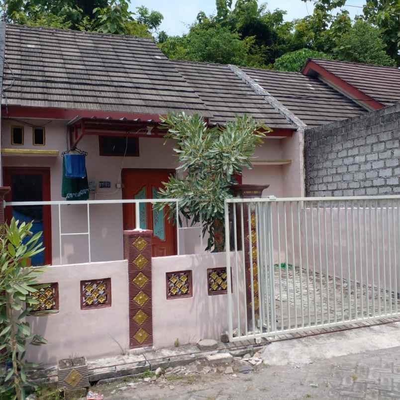 dijual rumah perum griya bungah asri gresik