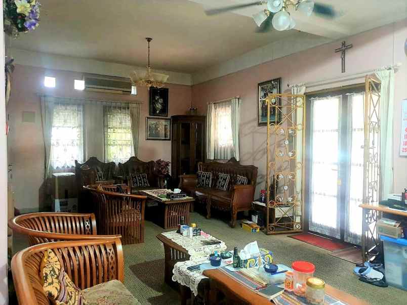 dijual rumah perumahan jatinegara baru