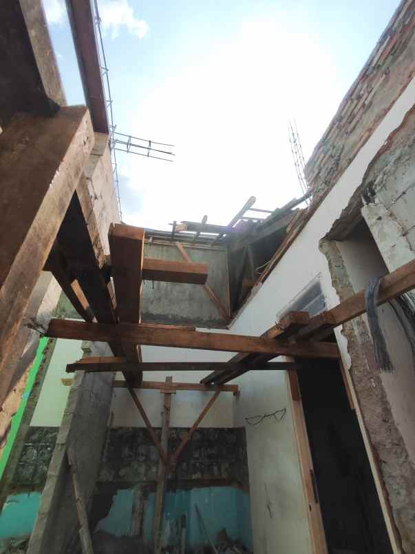 dijual rumah perumahan medang lestari