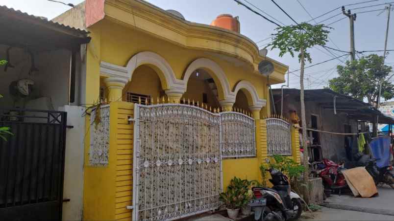 dijual rumah perumahan mega regency