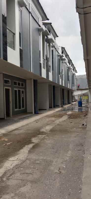 dijual rumah pisangan matraman