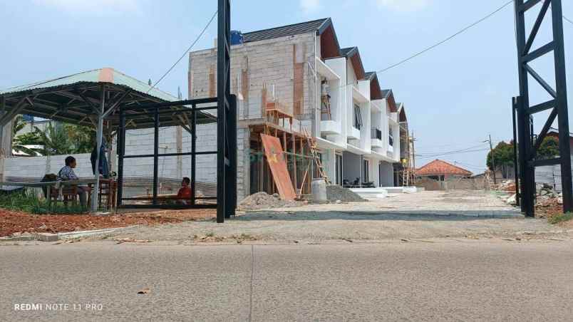 dijual rumah pocis