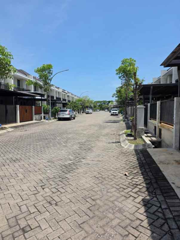 dijual rumah pondok candra