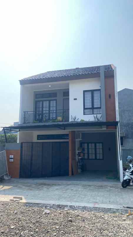 dijual rumah pondok gede