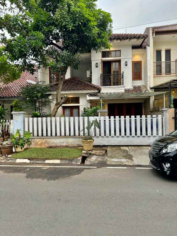 dijual rumah pondok indah