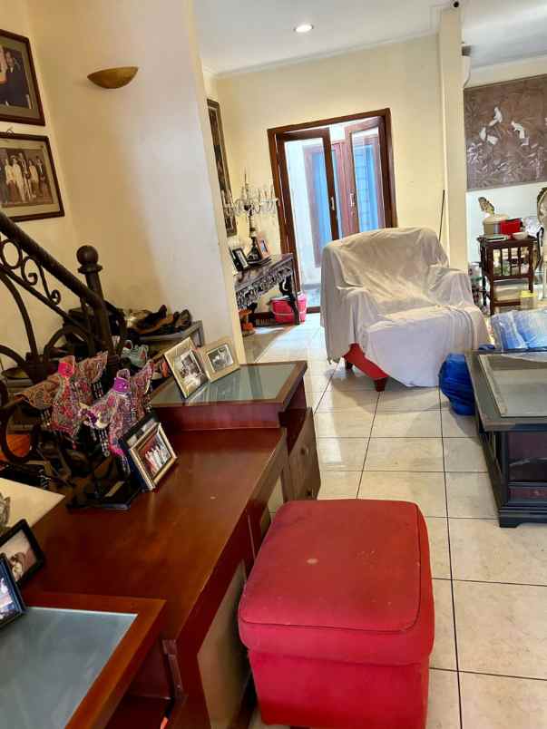 dijual rumah pondok indah