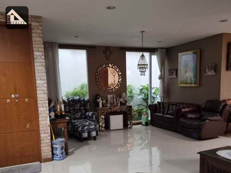 dijual rumah pondok indah kebayoran