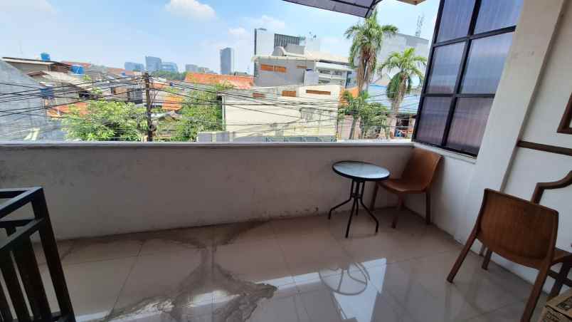 dijual rumah praja dalam kebayoran lama