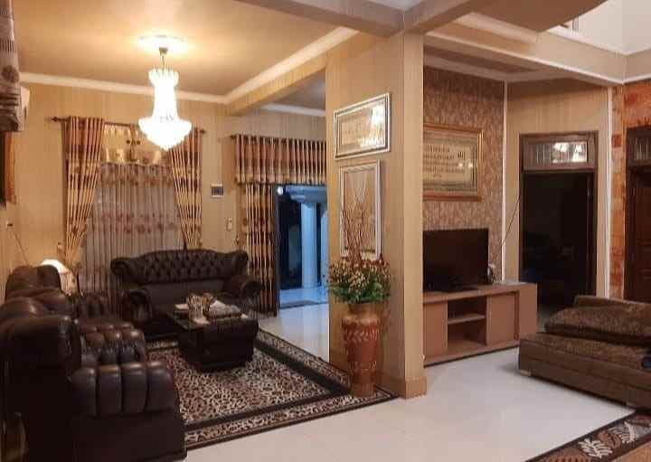 dijual rumah praya