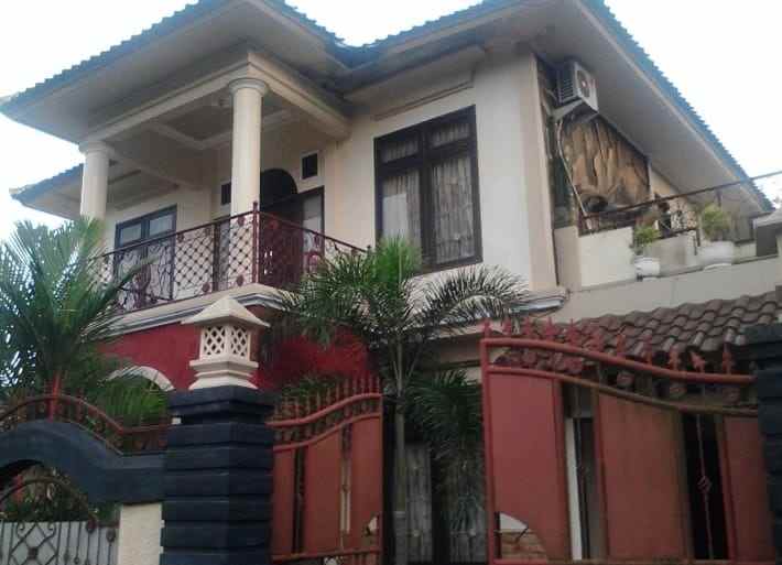 dijual rumah praya