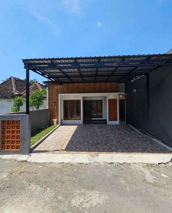 dijual rumah pucangan kidul