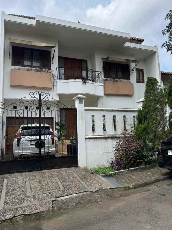 dijual rumah puri cinere