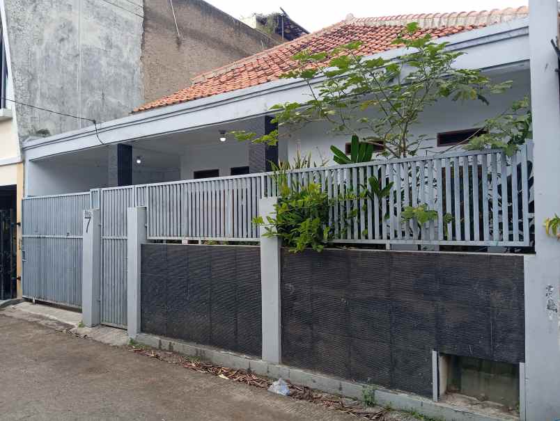 dijual rumah puri cipageran