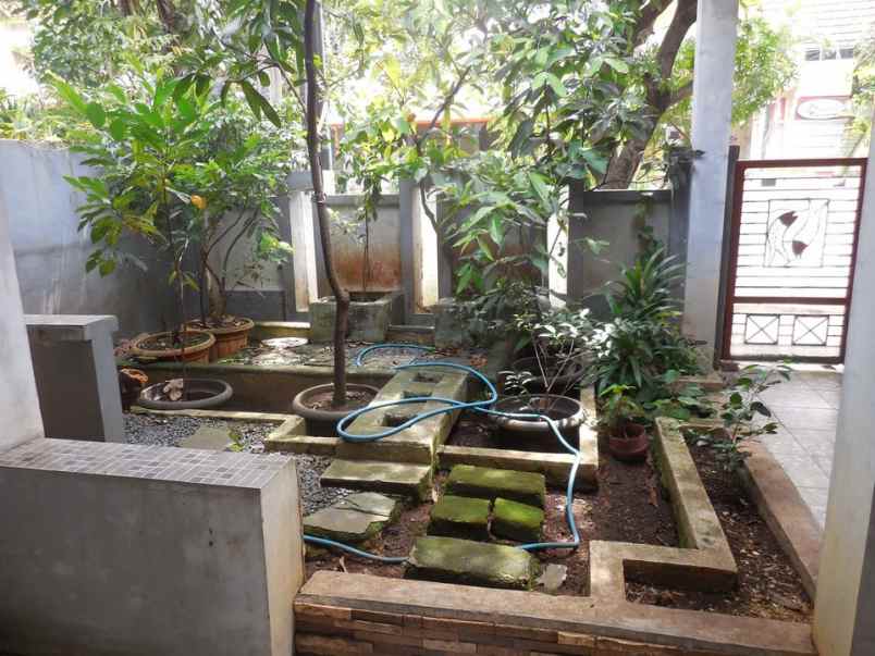 dijual rumah puri gading blok pgur no