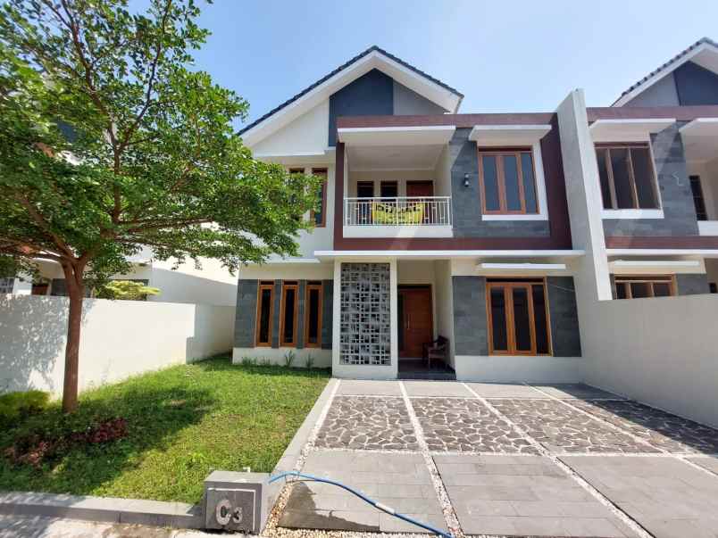 dijual rumah purwomartani