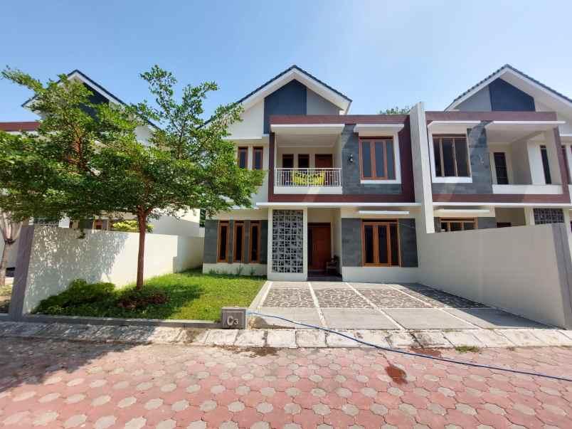 dijual rumah purwomartani