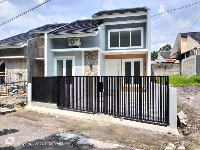 dijual rumah purwomartani kalasan