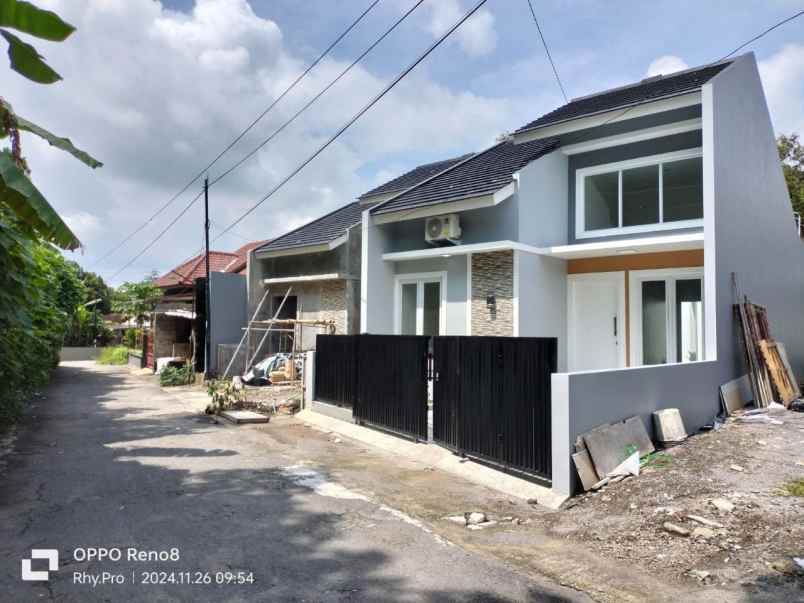 dijual rumah purwomartani kalasan