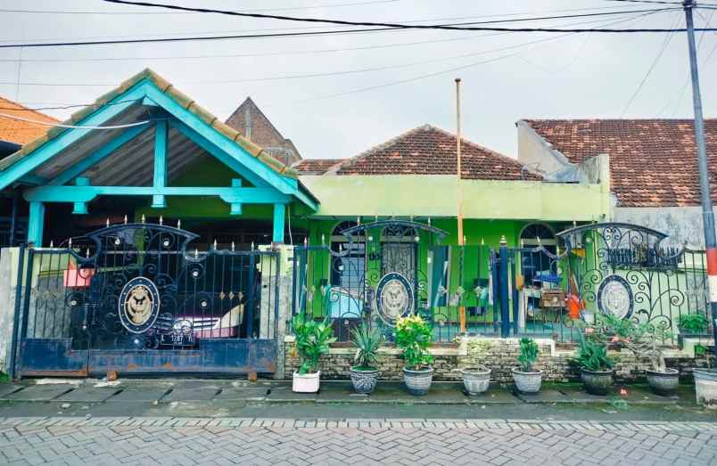 dijual rumah putat gede barat