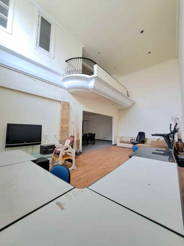 dijual rumah regency 21