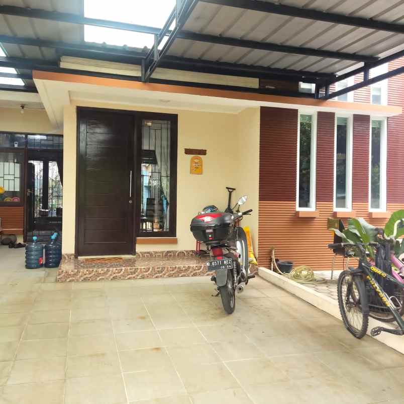 dijual rumah regency melati mas