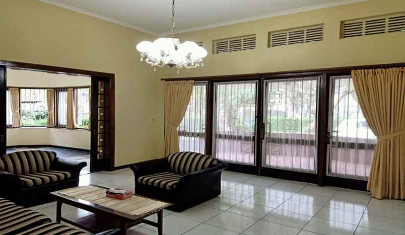 dijual rumah riau martadinata