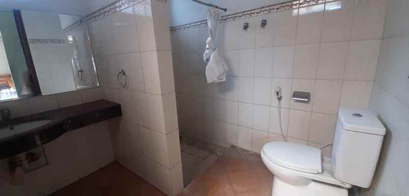 dijual rumah riau martadinata