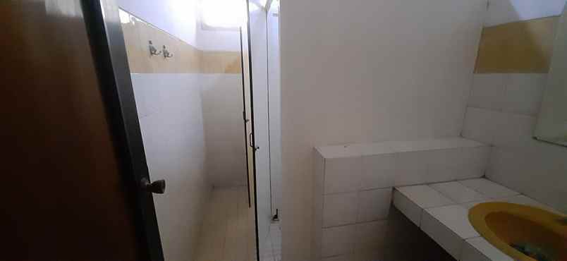 dijual rumah riau martadinata