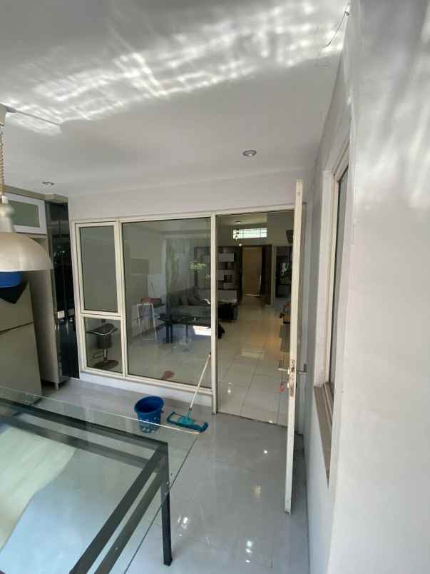 dijual rumah rumah suvarna sutera