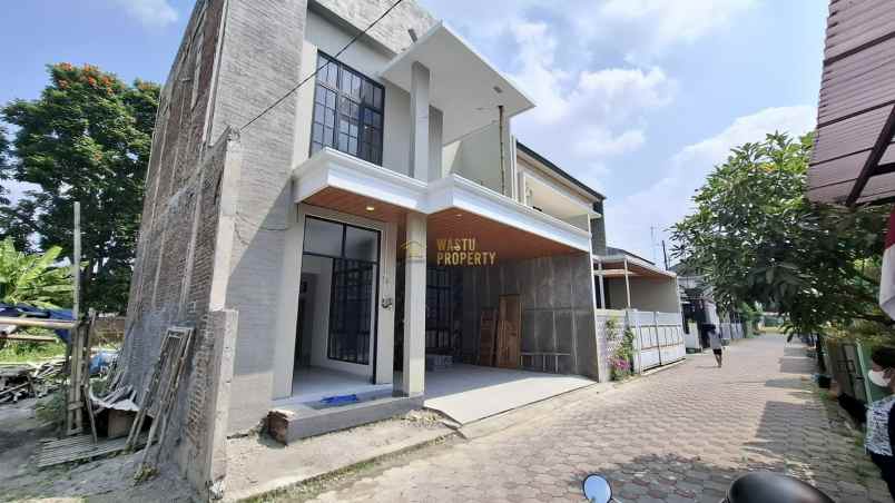 dijual rumah sardonoharjo