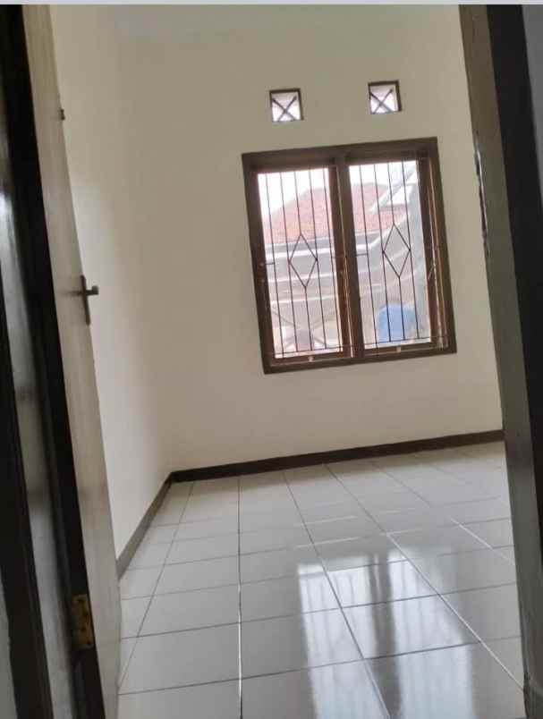 dijual rumah sariwangi