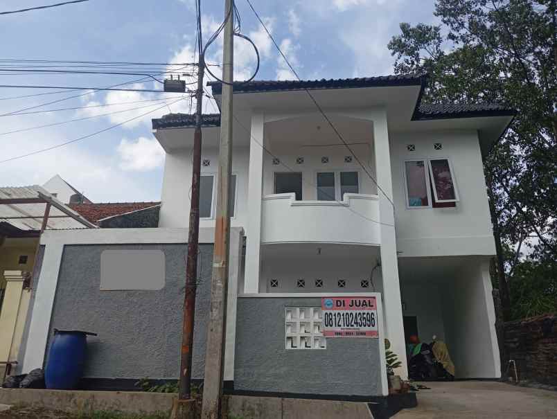 dijual rumah sariwangi