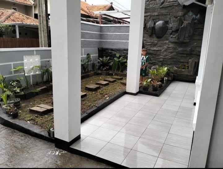 dijual rumah sariwangi