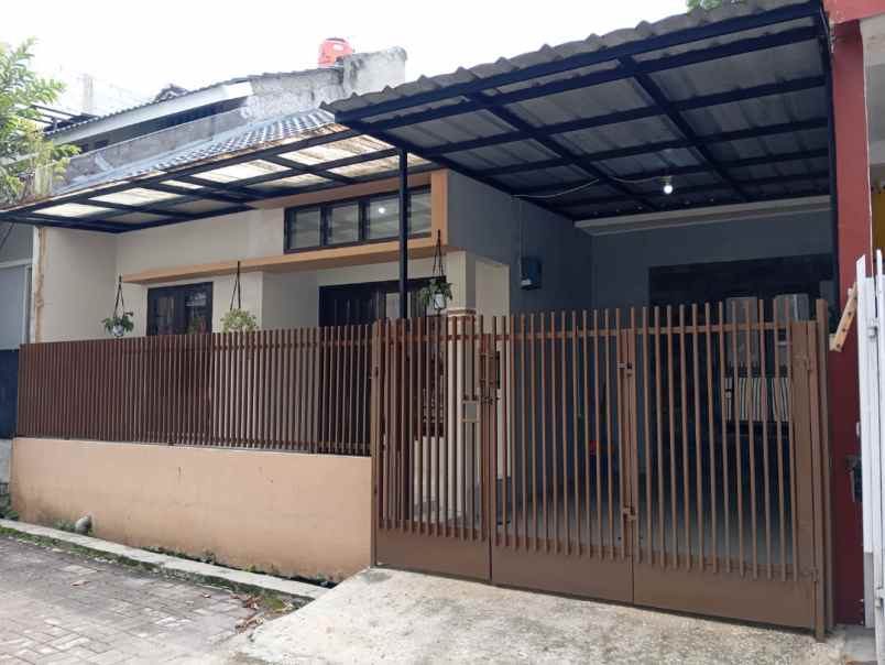 dijual rumah sariwangi regency