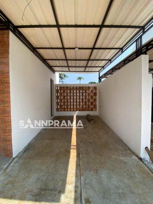 dijual rumah sasak panjang