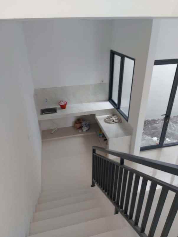 dijual rumah satelit utara