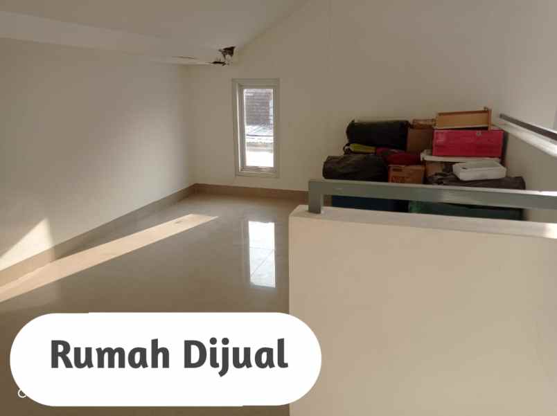 dijual rumah secondary terawat di meruyung limo depok